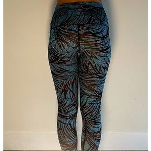 Floral\ tropical Lululemon leggings